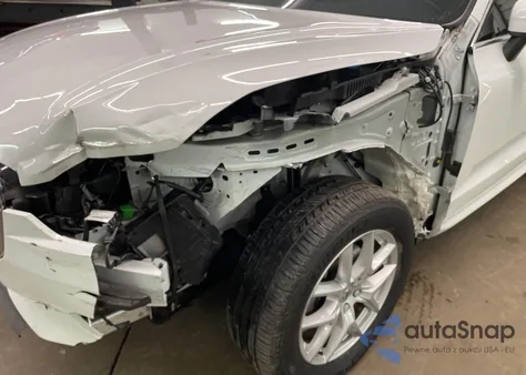 2021 Volvo Xc60 T5 Momentum z USA, uszkodzony, nr VIN YV4102RKXM1803450